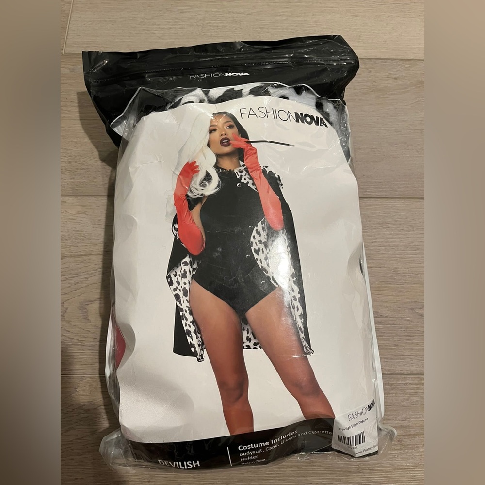 Fashion Nova Devilish Villain Costume
